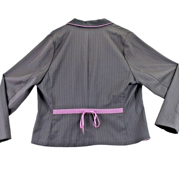 Torrid Womens Size 3 Pinstripe Blazer Pink Trim Bow Pockets Tie Back NWT - Picture 2 of 16